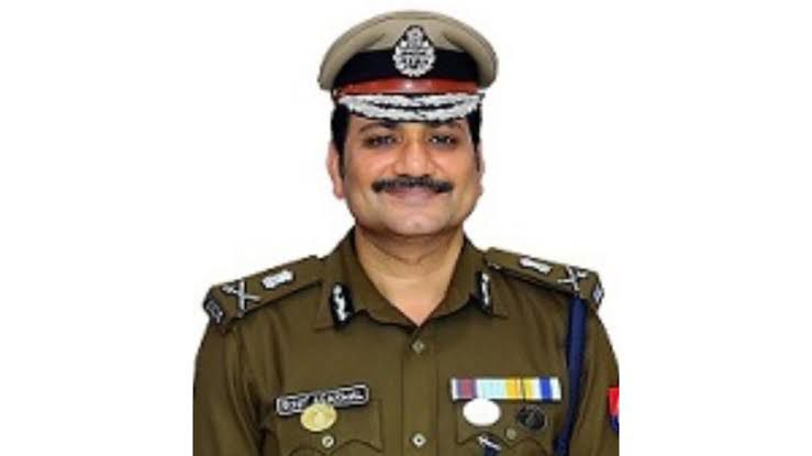 वाराणसी में 16 पुलिसकर्मी ड्यूटी से नदारद, पुलिस कमिश्नर ने सभी को किया निलंबित