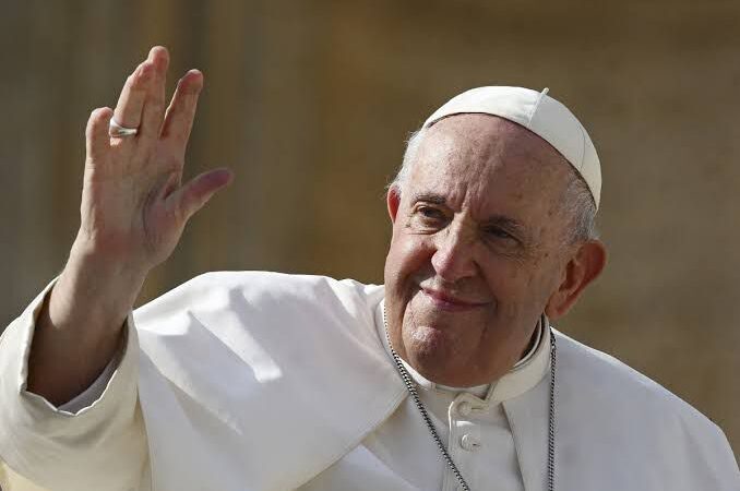 पोप फ्रांसिस का निधन: मानवता के संदेशों से भरा एक युग हुआ समाप्त
