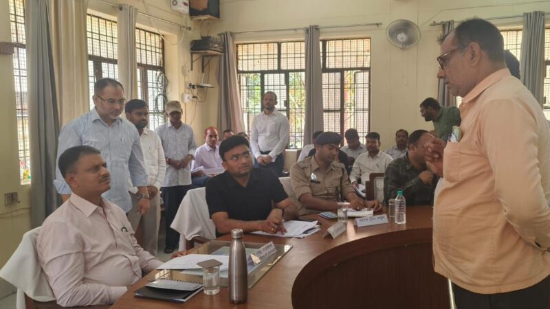 जनसमस्याओं के निस्तारण में लापरवाही बर्दाश्त नहीं की जाएगी-एस. राजलिंगम