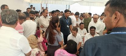 कानपुर पहुंचे राहुल गांधी, आतंकवाद पीड़ित शुभम द्विवेदी के परिजनों से की मुलाकात