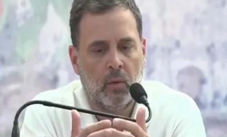 गुजरात में बोले राहुल गांधी- सिर्फ कांग्रेस ही बीजेपी -आरएसएस को हरा सकती है