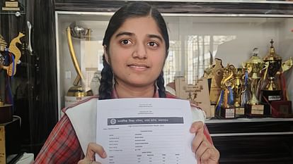 वाराणसी के होनहारों का जलवा: हाईस्कूल में ख्याति और इंटर में नमन ने जिले में मारी बाज़ी