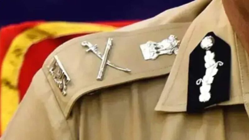 यूपी में आईपीएस अधिकारियों के तबादले: उपेंद्र अग्रवाल को लखनऊ रेंज की कमान, प्रशांत कुमार को एडीजी प्रशासन बनाया गया