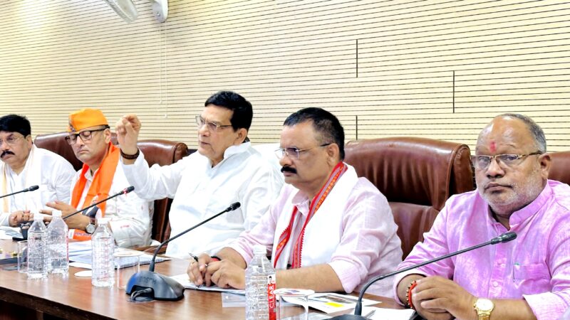 पंद्रह दिन में करायें सभी नाले, नालियों की सफाई- नगर विकास मंत्री