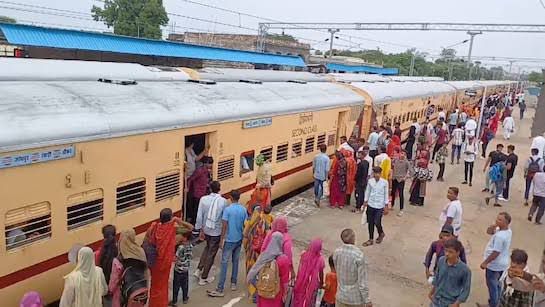 अब वेटिंग टिकट पर स्लीपर और एसी कोच में सफर नहीं! रेलवे के नए नियम आज से लागू