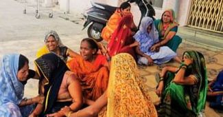 अनपरा में भीषण सड़क हादसा: बाइक की टक्कर में एक की मौत, दो घायल