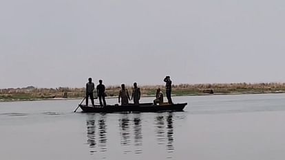 रामकरण सेतु से गंगा में कूदीं दो छात्राएं, एक की मौत, दूसरी का इलाज जारी