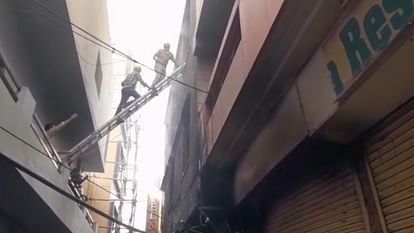 अजमेर: नाज होटल में भीषण आग, मां ने बचाई बच्चे की जान, 4 की मौत