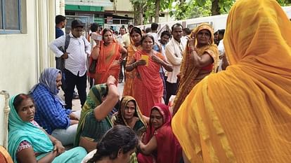 गाजीपुर हादसा: पूजा की तैयारी के दौरान हाइटेंशन तार की चपेट में आए सात लोग, चार की मौत