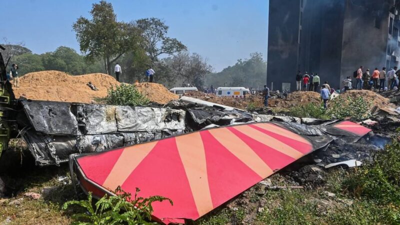 एयर इंडिया प्लेन क्रैश: 241 की मौत, सिर्फ एक यात्री जिंदा बचा; पूर्व CM विजय रूपाणी की मौत की पुष्टि