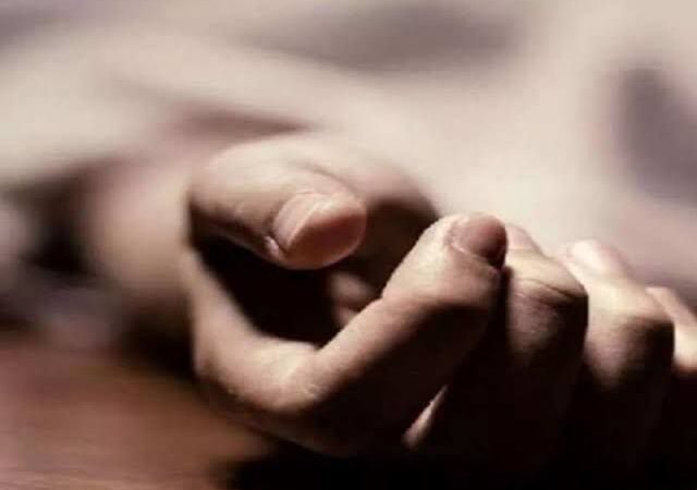 थाने में पूछताछ के दौरान नाबालिग अपहरण मामले का आरोपी युवक ने काटी गर्दन, हालत स्थिर