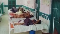 जौनपुर: बरात से लौट रही कार डिवाइडर से टकराई, रिटायर्ड हेल्थ इंस्पेक्टर की मौत, 10 घायल