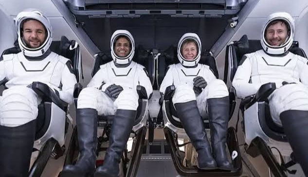 “अंतरिक्ष से नमस्कार”: शुभ्रांशु शुक्ला ने कहा- ‘बच्चे की तरह चलना सीख रहा हूँ’