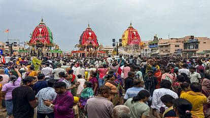 पुरी रथ यात्रा हादसा: तीन की मौत, 50 घायल; दो अफसर निलंबित, कलेक्टर-SP का तबादला