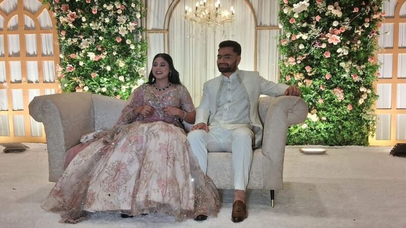 क्रिकेटर रिंकू सिंह और सांसद प्रिया सरोज की रिंग सेरेमनी में जुटीं सियासत और क्रिकेट की दिग्गज हस्तियां