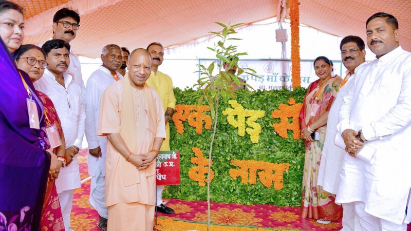 चंदौली में आ सकता है हजारों करोड़ का निवेश, हजारों नौजवानों के लिए नौकरी की बन सकती हैं नई संभावनाएंः मुख्यमंत्री