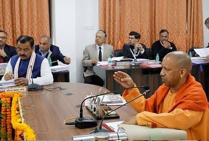 कैबिनेट बैठक में कई अहम फैसले, भवन निर्माण एडवांस बढ़ा, महिलाओं को संपत्ति खरीद पर राहत