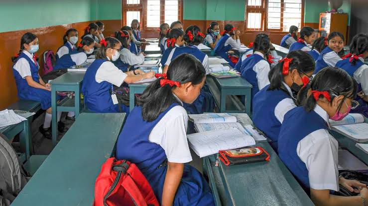 बेसिक और माध्यमिक स्कूलों की होगी गहराई से जांच, 18 मंडलों में भेजे गए 36 अफसर