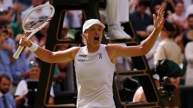 इगा स्वियातेक ने रचा इतिहास, विंबलडन जीतकर पूरा किया करियर ग्रैंडस्लैम का सपना