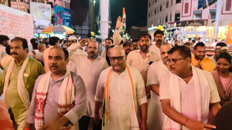 कांग्रेस ने काशी में निकाली पोल खोल पदयात्रा, विकास कार्यों पर उठाए सवाल
