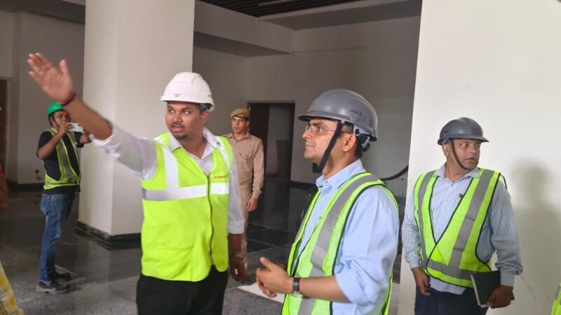 जिलाधिकारी ने कैंट किया रोप-वे परियोजना का निरीक्षण, समय से पूरा करने का दिया निर्देश