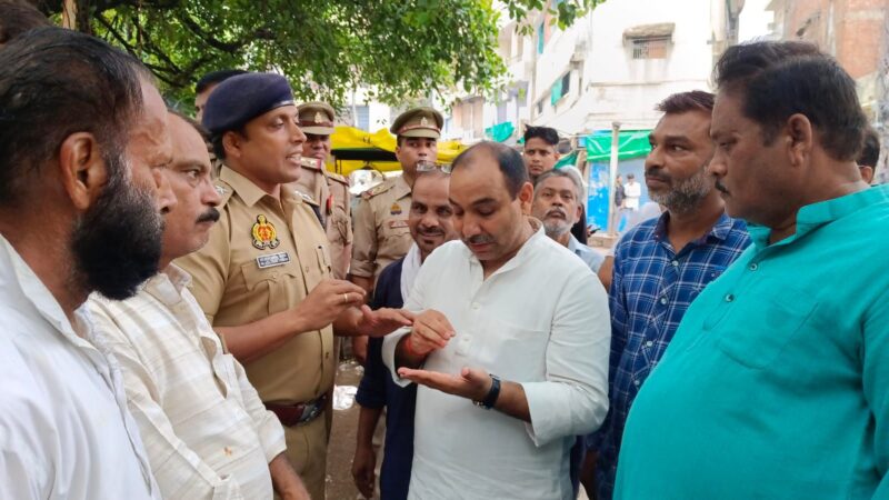 दालमंडी में दुकानदारों से मिलने निकले कांग्रेसियों को पुलिस ने रोका, महानगर अध्यक्ष ने सरकार पर लगाया पक्षपात का आरोप