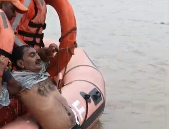 एनडीआरएफ की तत्परता से बची गंगा में डूबते युवक की जान