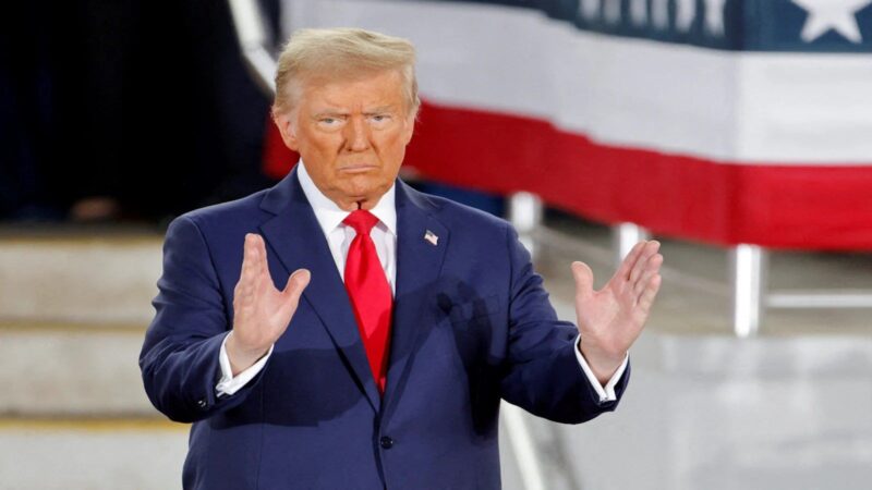 भारत-पाक युद्ध के दौरान 5 जेट गिराये जाने का किया नया दावा, “हमने व्यापार के ज़रिए युद्ध रोका” के बयान को भी दोहराया