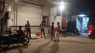 वाराणसी के राजातालाब में कांवड़िए से मारपीट पर बवाल, 6 आरोपी गिरफ्तार, विहिप पदाधिकारी हिरासत में