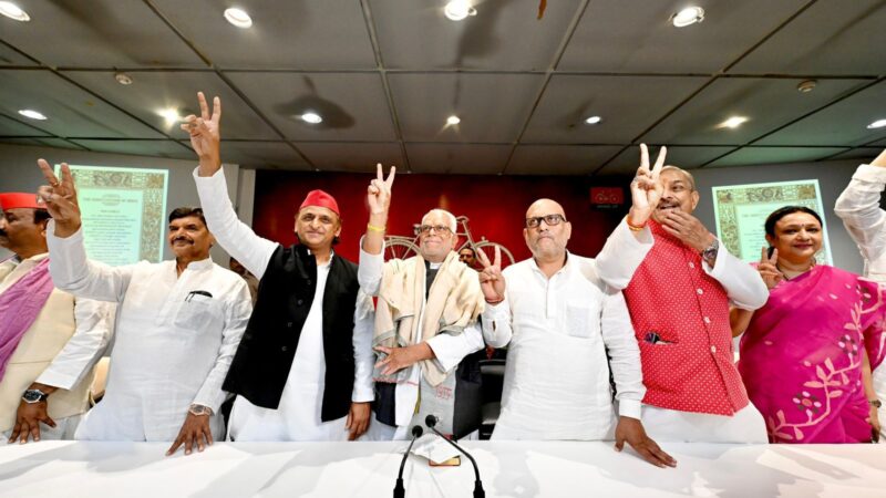 उपराष्ट्रपति चुनाव: इंडिया गठबंधन प्रत्याशी न्यायमूर्ति बी. सुदर्शन रेड्डी ने मांगा सर्वदलीय समर्थन, लखनऊ में हुआ भव्य स्वागत