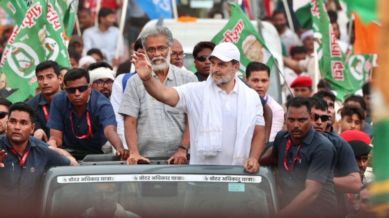 मधुबनी में राहुल गांधी का हमला: “भाजपा वोट चोरी कर चुनाव जीत रही है”