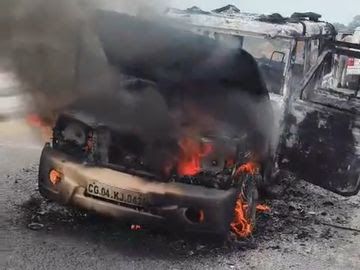 कनहर पुल पर चलती बोलेरो में लगी आग, चालक की सूझबूझ से बाल-बाल बचे महिलाएं और बच्चे