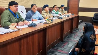 महिला आयोग की सदस्य गीता विश्वकर्मा ने की जनसुनवाई, वृद्धा और पीड़ित महिलाओं को मिला न्याय