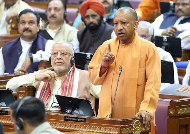 विजन डॉक्यूमेंट पर 24 घंटे की चर्चा के बाद सीएम योगी का जवाब, सपा पर कसा तंज