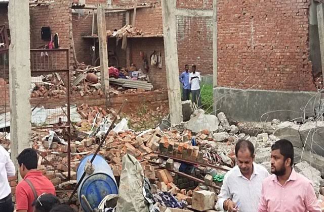 लखनऊ में पटाखा फैक्टरी में भीषण विस्फोट, सात की मौत की आशंका, सीएम ने दिए राहत कार्य तेज करने के निर्देश