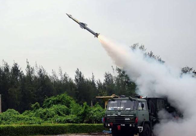 भारत ने किया IADWS का सफल परीक्षण, दुश्मन के हवाई खतरों के खिलाफ रक्षा हुई और मजबूत