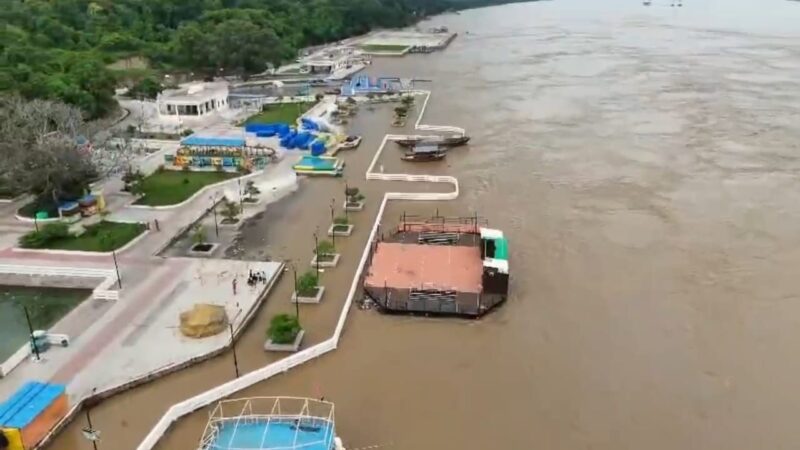 वाराणसी में गंगा-वरुणा का कहर: घाट डूबे, रास्ते बंद, लोग बेघर