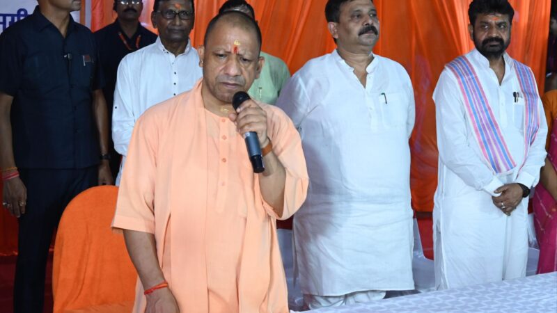 मुख्यमंत्री ने संस्कृत विश्वविद्यालय में दुर्लभ पांडुलिपियों के संरक्षण कार्यों का किया निरीक्षण एवं अवलोकन