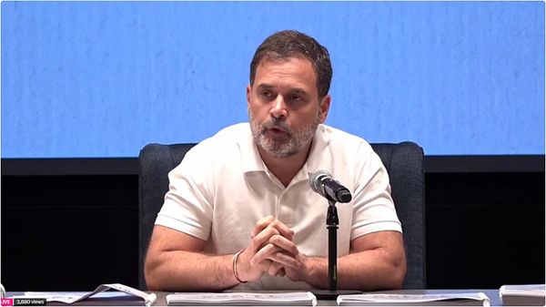 राहुल गांधी का गंभीर आरोप: भाजपा के लिए हो रही वोटों की चोरी, कर्नाटक में फर्जी वोटरों के दिए सबूत