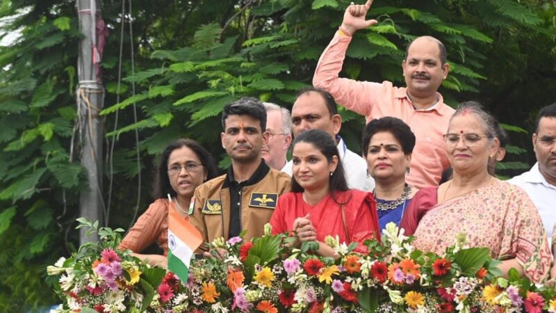 अंतरिक्ष यात्री शुभांशु शुक्ला का लखनऊ में भव्य स्वागत, डेढ़ साल बाद परिवार से मुलाकात