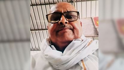 वाराणसी: तेज रफ्तार ट्रैक्टर की चपेट में आए बाइक सवार की दर्दनाक मौत, नवंबर में होनी थी बेटे की शादी