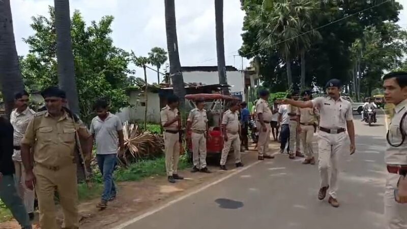 पटना में बवाल: सड़क हादसे के पीड़ित परिवार से मिलने पहुंचे मंत्री और विधायक पर ग्रामीणों का हमला