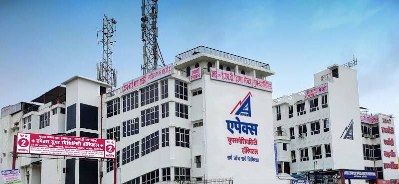 इलाज में लापरवाही का आरोप, शिक्षक की मौत के बाद BHU रोड जाम