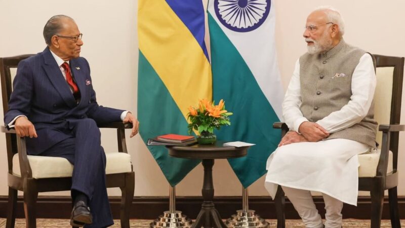 काशी में मोदी-रामगुलाम की मुलाकात: भारत-मॉरीशस संबंधों में नया आयाम, विशेष आर्थिक पैकेज की घोषणा
