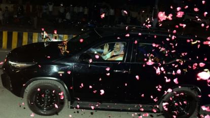 काशी की धरती पर प्रधानमंत्री का हुआ भव्य स्वागत