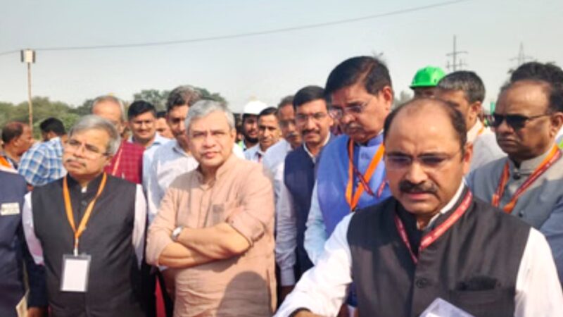 वाराणसी के तीनों स्टेशनों का होगा हेरिटेज टच के साथ विकास — रेल मंत्री अश्विनी वैष्णव ने बनाया मास्टर प्लान