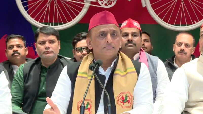 लखनऊ में अखिलेश यादव का भाजपा पर तीखा वार: “डराकर शासन, चौड़ीकरण के नाम पर राजनीतिक डिमोलिशन”
