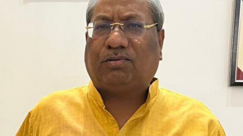 बलिया में मंत्री संजय निषाद के बयान पर बवाल, करणी सेना ने दी जीभ काटने पर 5.51 लाख इनाम की धमकी