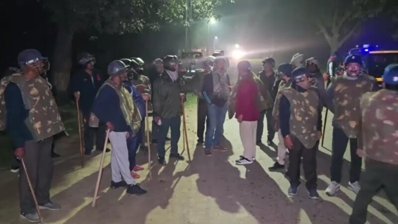 BHU में देर रात बवाल: हॉस्टल छात्रों के दो गुटों में भिड़ंत, पथराव और लाठीचार्ज से कई घायल
