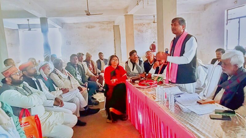 SIR पर सपा की अहम बैठक, प्रभारी अचल राजभर ने पार्टी के बीएलए से की चर्चा